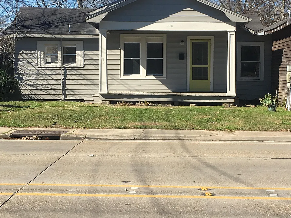 413 Moss St