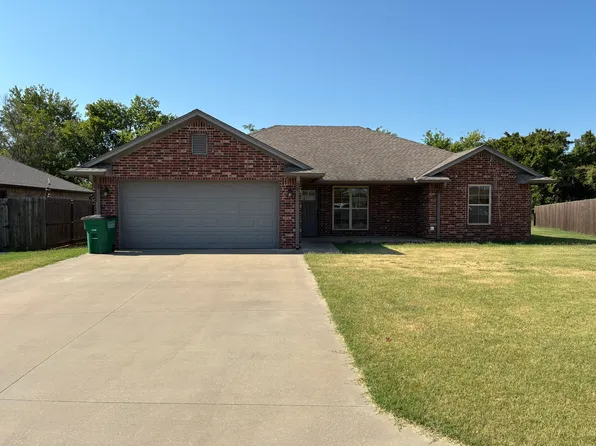 706 Carnes Cir, Perkins, OK 74059