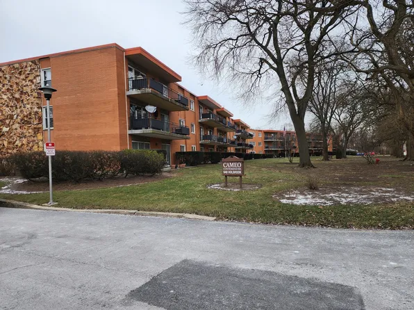 940 Holbrook Rd APT 5C, Homewood, IL 60430