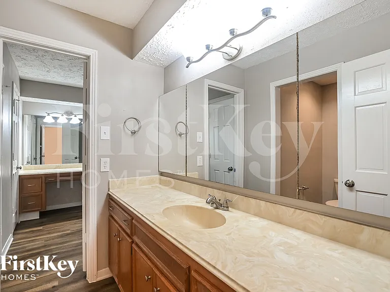 4146 Meadowbank Dr — Photo 12