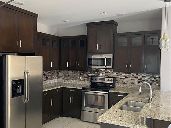 3rd image of 1300 E Daffodil Ave #D