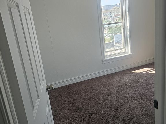 5th image of 605 Ridge Ave