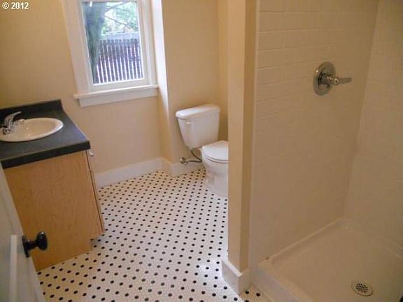 Lower Level Bath