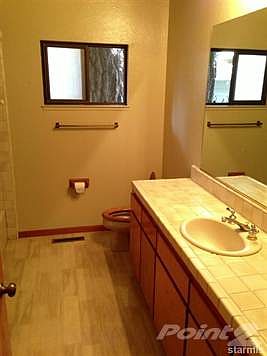 5th image of 735 Hazel Dr