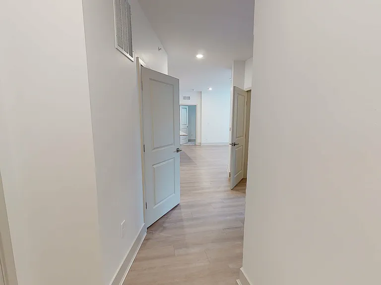 Elevation 800 — Photo 42