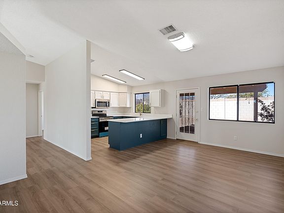 4th image of 3302 RIDGE CREST Street