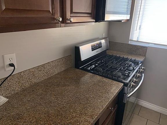 5th image of 2140 N Beachwood Dr APT 10