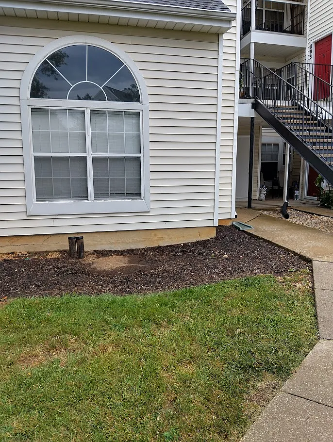 2 bed, 858 sqft, $1,950 — Photo 2