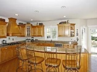 981 La Costa Ave, Bartlett, IL 60103