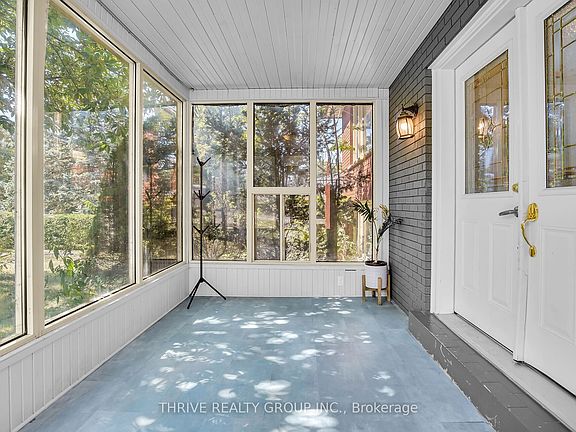 3rd image of 425 Riverside Dr