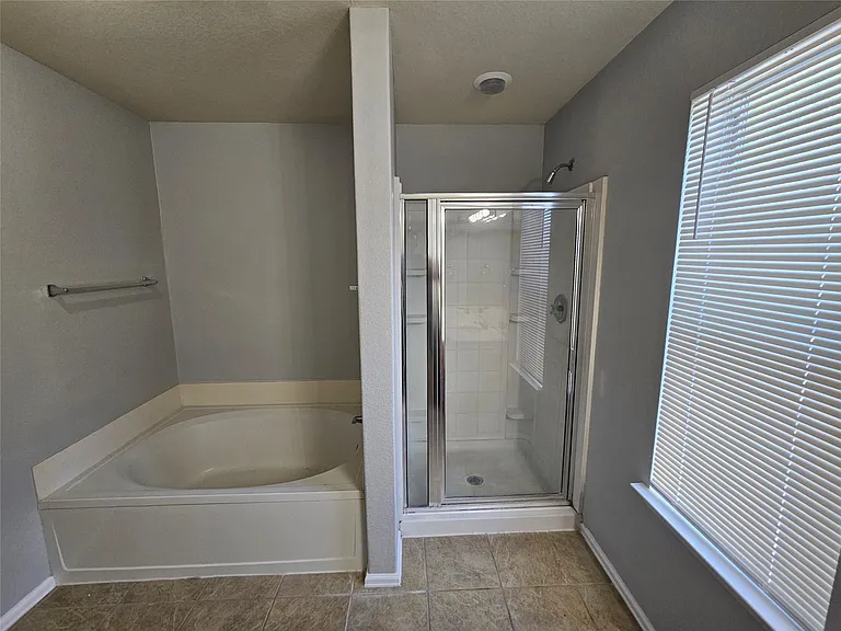 580 Hometown Pkwy — Photo 22