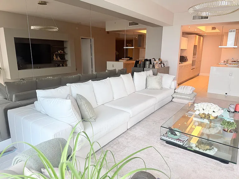 17111 Biscayne Blvd #1006 — Photo 13