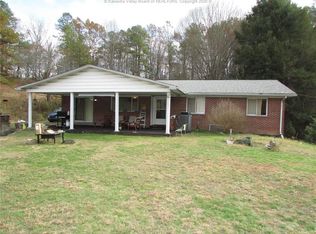 596 Greens Paradise Rd, South Charleston, WV 25309