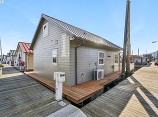 34326 Johnson Landing Rd #E-1, Scappoose, OR 97056