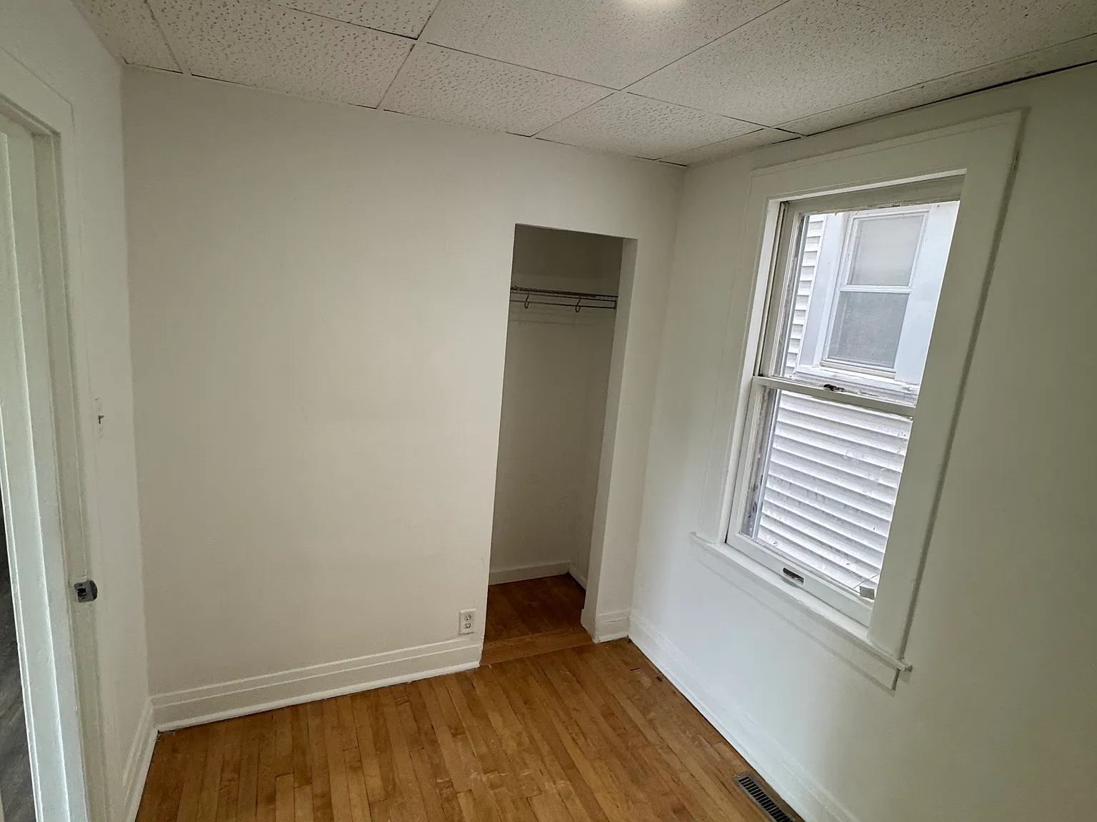 2538 Schrage Ave — Photo 4