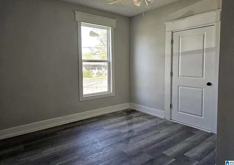 1701 Avenue I — Photo 10