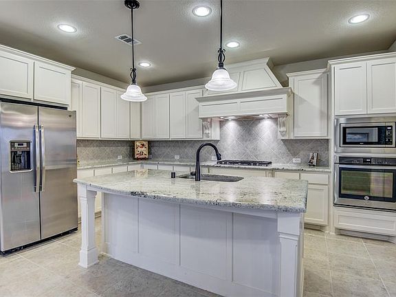 4th image of 504 Warwick Blvd