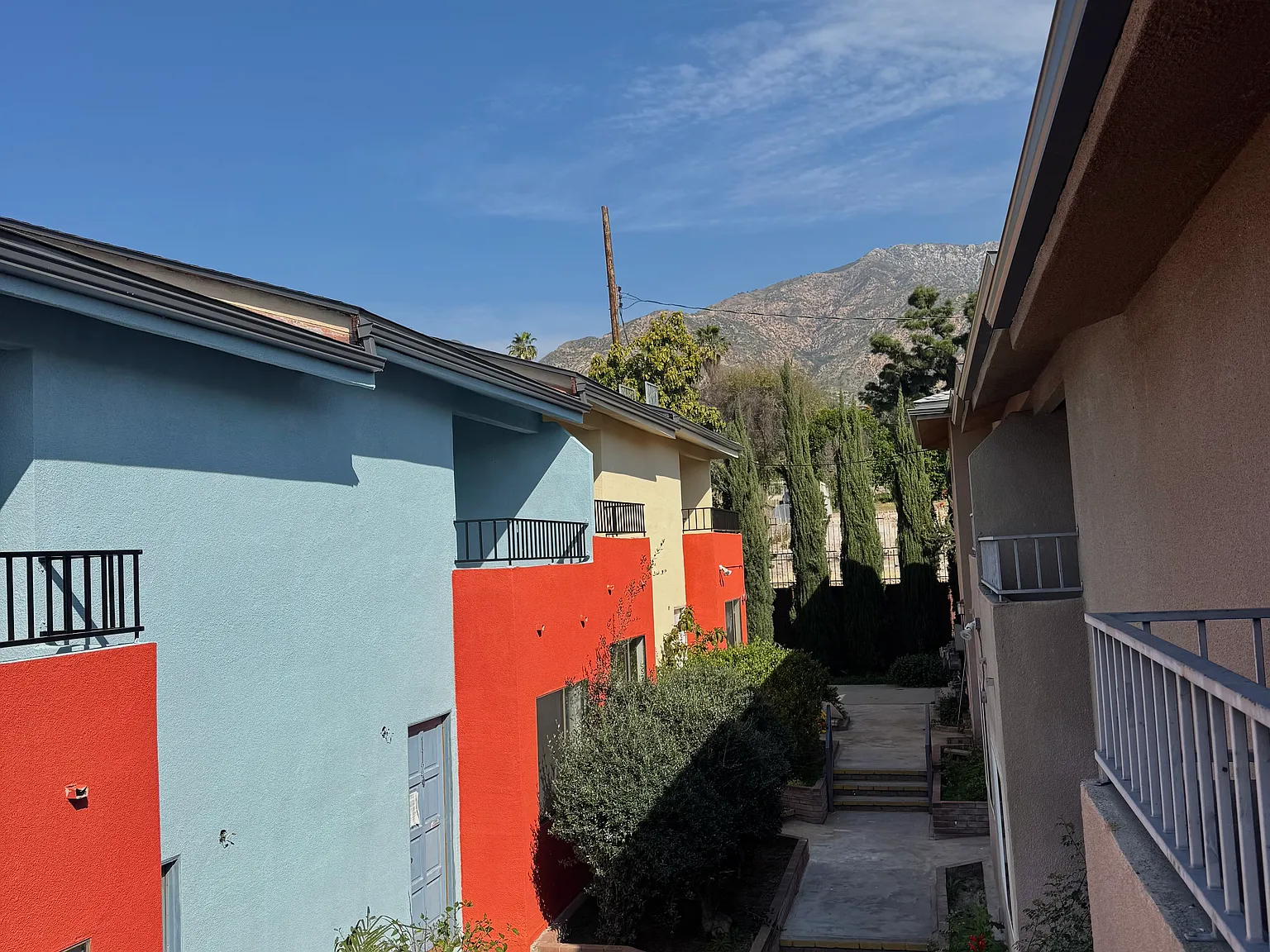 713 E Altadena — Photo 4