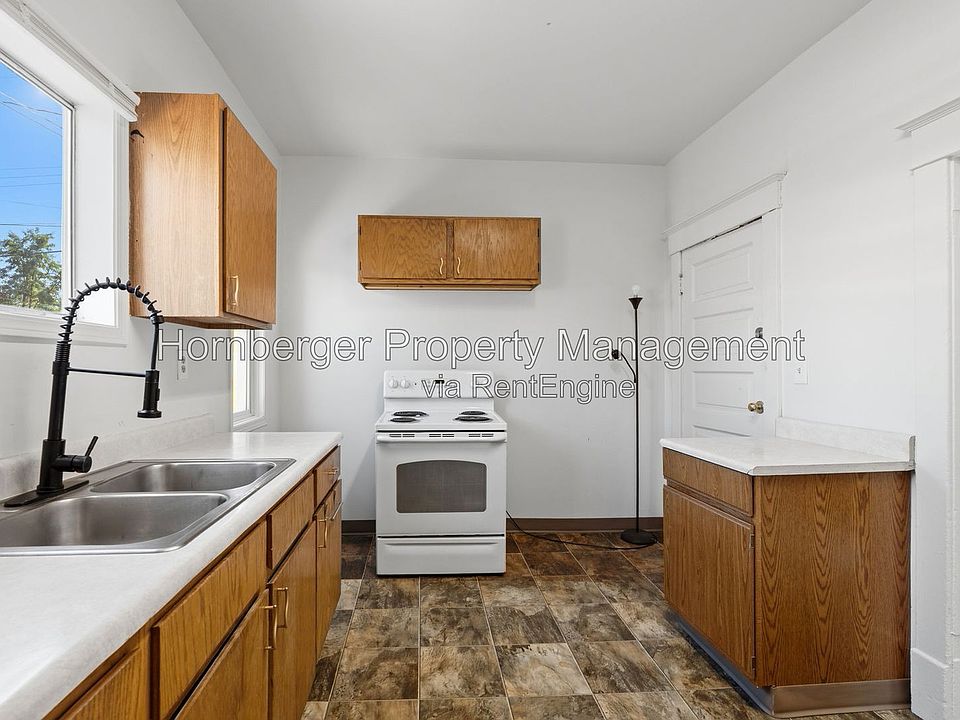 1st image of 1718 N Post St