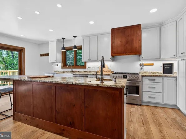 198 Hemlock Dr, Wintergreen, VA 22967