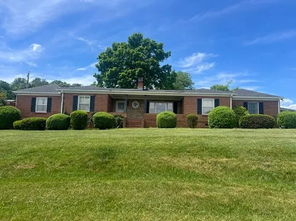 11 Avalon Ln, Lexington, VA 24450