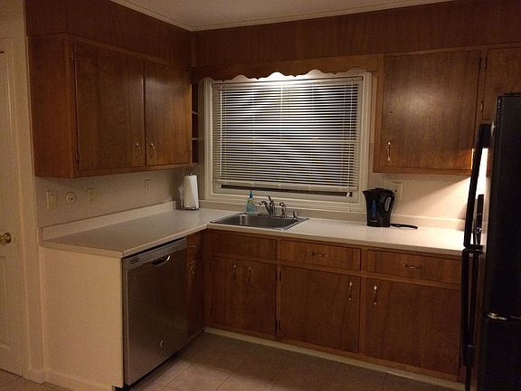Kitchen with dishwasher