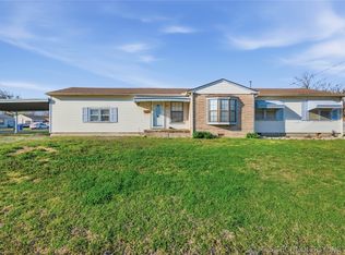 305 22nd Ave NE, Miami, OK 74354
