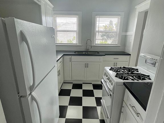 2nd image of 00-513 E 5th St