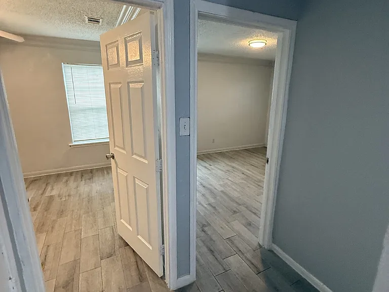 100 E Brown St — Photo 18