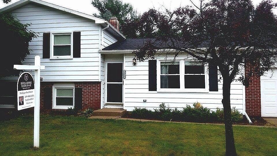 1st image of 1820 Woodland Dr
