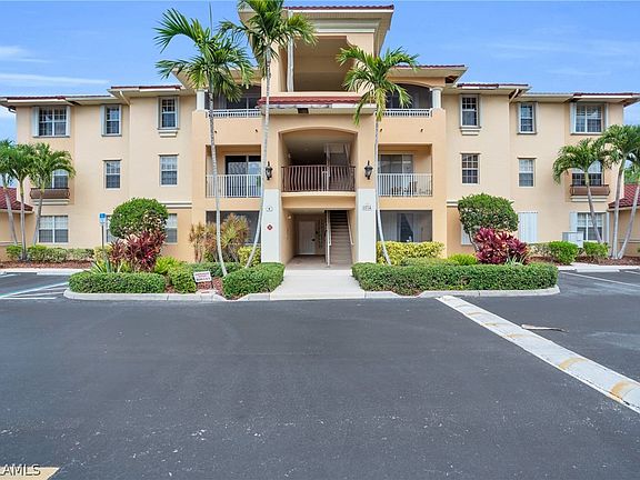 2nd image of 1514 SW 50th St APT 301