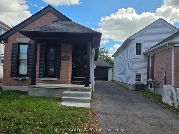 133 Wake Robin Dr, Kitchener, ON N2E 3L6