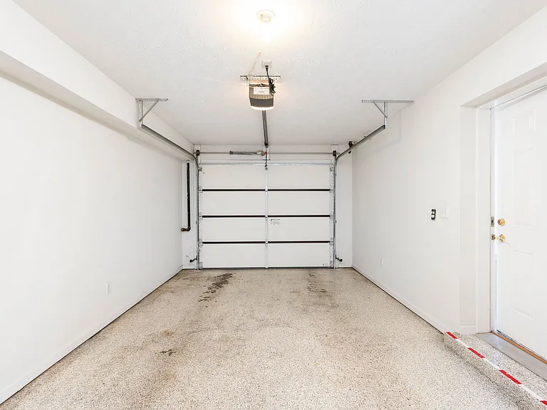 4-102 Rose Garden Ln — Photo 17