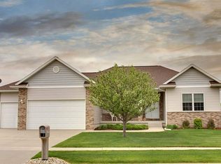 5009 Nordic Ridge Dr, Cedar Falls, IA 50613