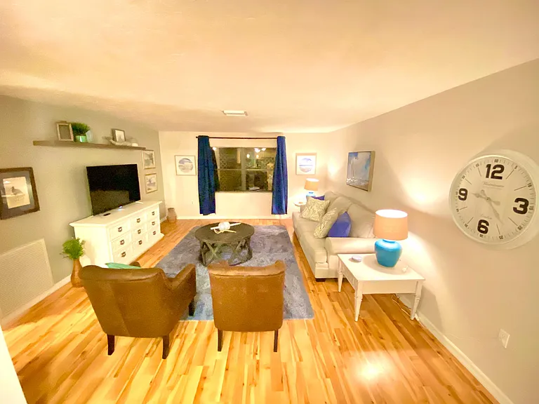 432 Penguin Dr — Photo 8