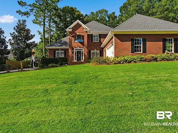 3rd image of 133 McIntosh Bluff Rd