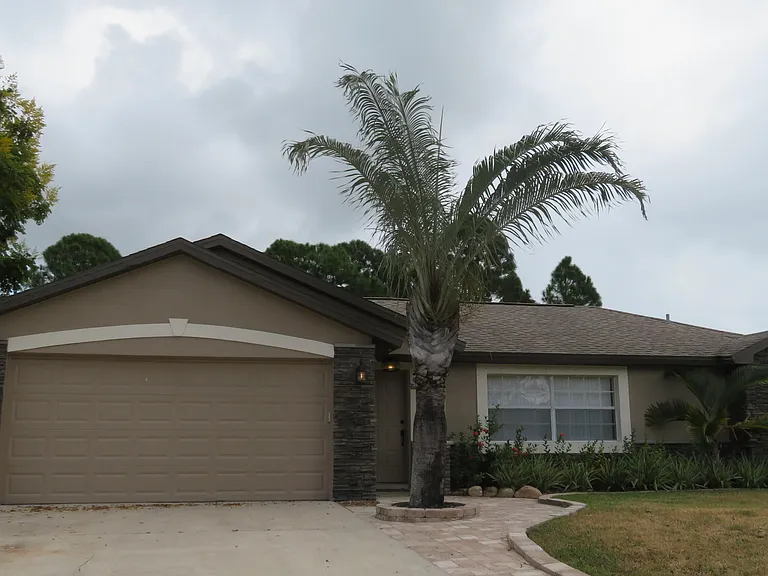 2321 Mantilla Ave SE — Photo 1