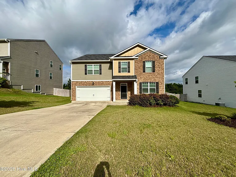 240 Callahan Dr — Photo 1
