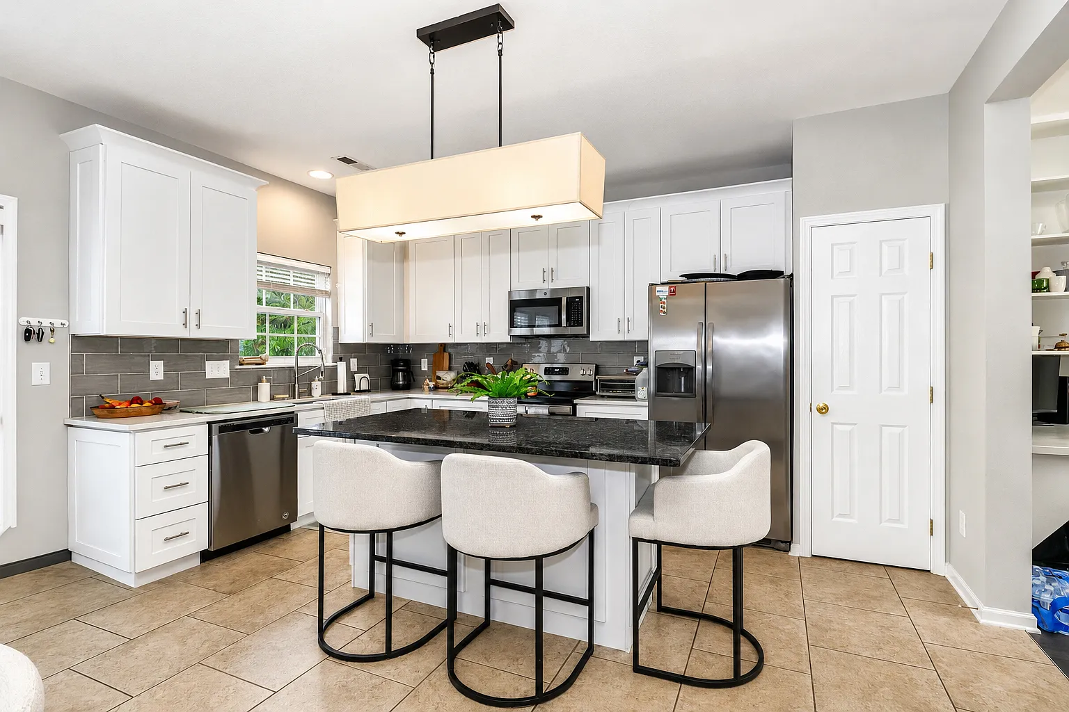 2 bed, 2.5 bath, 1444 sqft, $1,850 — Photo 4