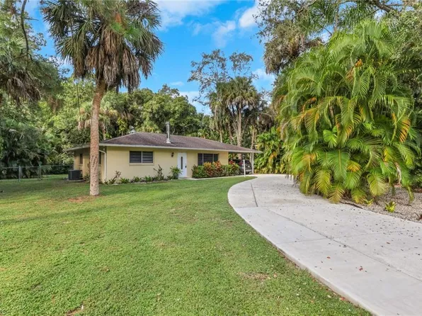 28037 Eastbrook DR, BONITA SPRINGS, FL 34135