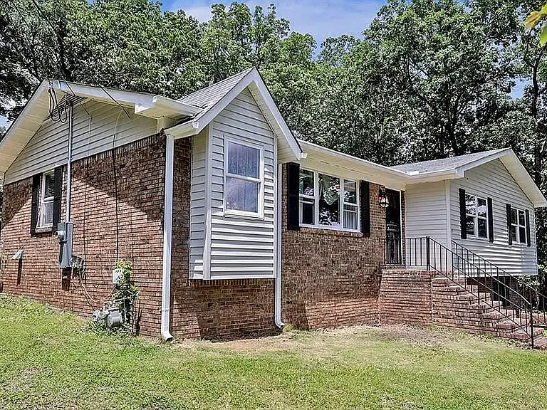 1106 Westridge Cir — Photo 1