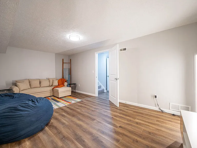 3085-3194 Griggsview Court — Photo 46