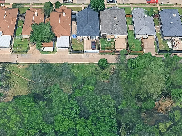 2324 Markland St — Photo 27