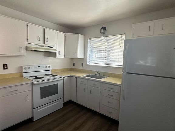 4th image of 2255 Helen Ave #D