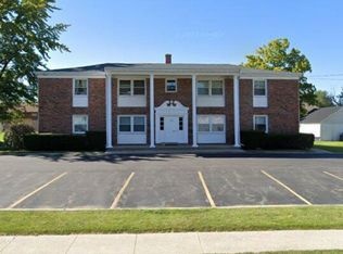 239 Mason Ct APT 4, Sycamore, IL 60178