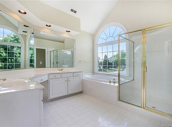 4th image of 4907 Poplar Grove Dr