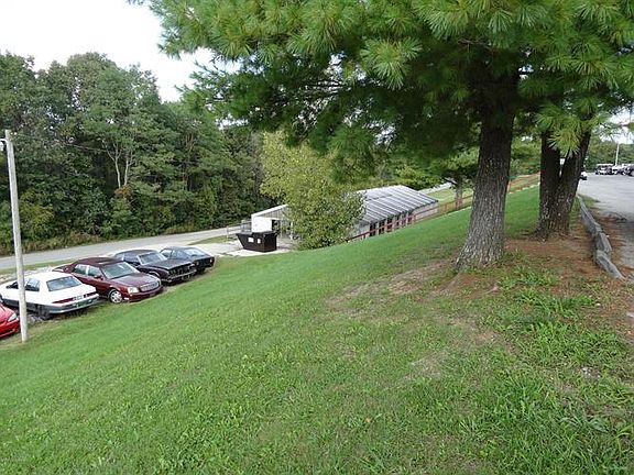 4th image of 345 Tanglewood Dr