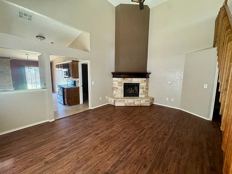 1333 White Oak Rd — Photo 2