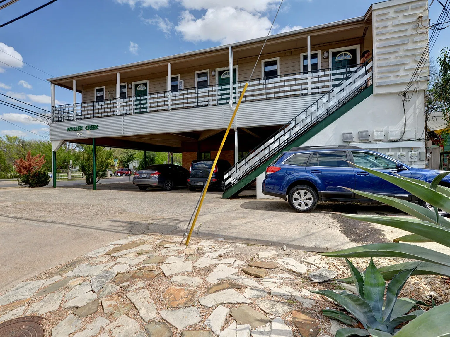 Waller Creek Apartments — Photo 1