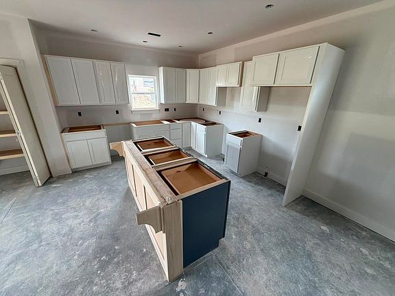 3rd image of 5079 N Toben Ct